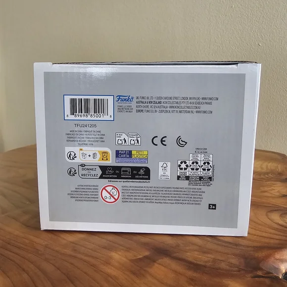 Funko Pop! Animation Demon Slayer Kyojuro Rengoku Vinyl Figure - Yellow & Red - Picture 7 of 7